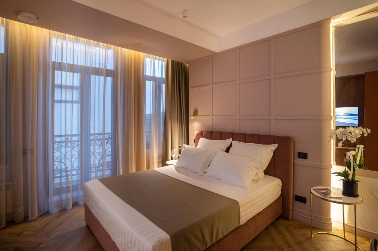 Alnis Boutique Villa คอนสตันซา ภายนอก รูปภาพ