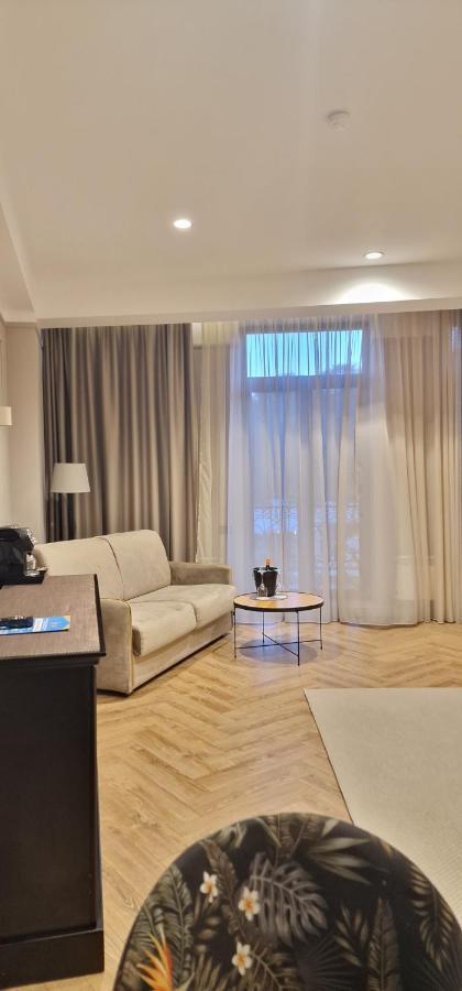 Alnis Boutique Villa คอนสตันซา ภายนอก รูปภาพ